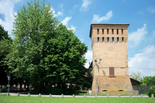 Прекрасная историческая башня - Болонья, Эмилия-Романья
